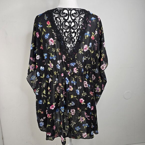 Women's Black Floral Crochet Open Front Lightweight Poncho Kimono Cardigan - Picture 5 of 8